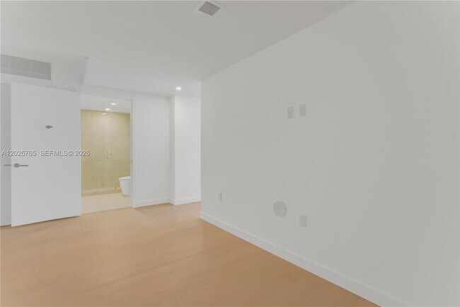 Building Photo - 9221 E Bay Harbor Dr