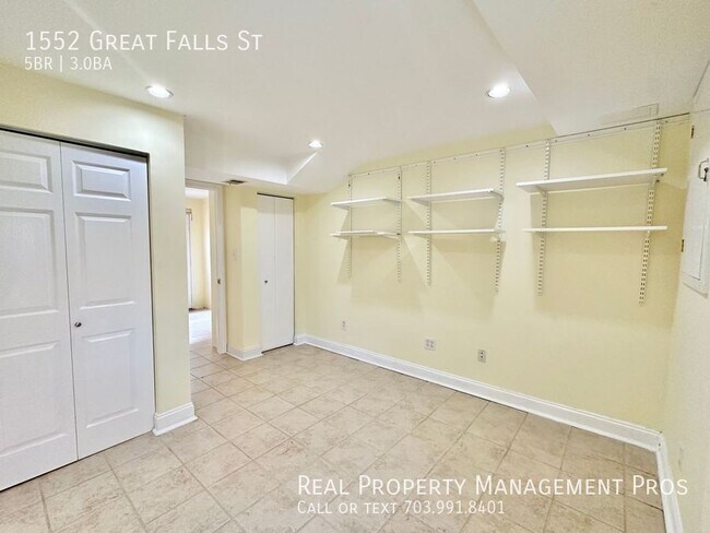 Building Photo - 1552 Great Falls St