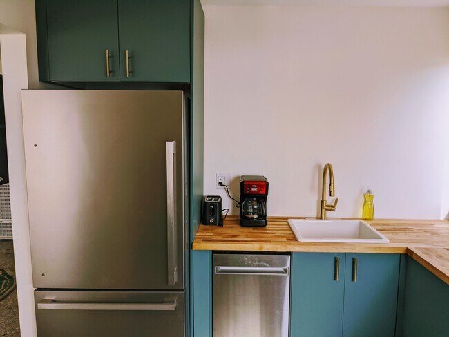 New Fridge with ice maker - 308 Seaview St