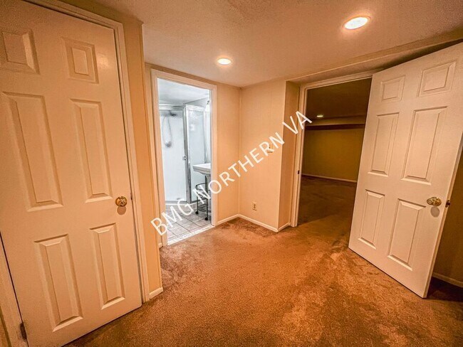 Building Photo - 4840 S 28th St