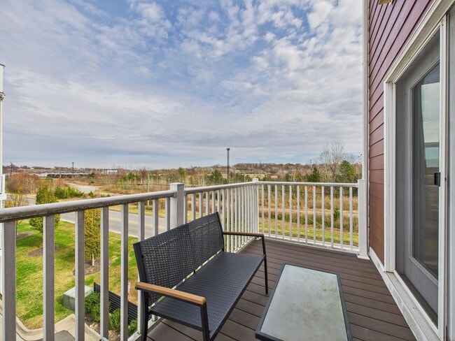 Building Photo - 6 Flatwater Row