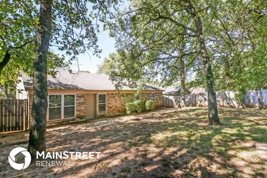 Building Photo - 4807 Crestmont Ct