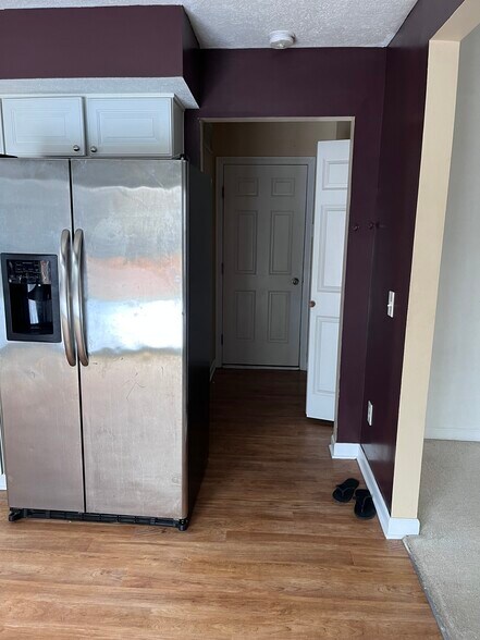 Building Photo - 2395 Maple Hedge Way