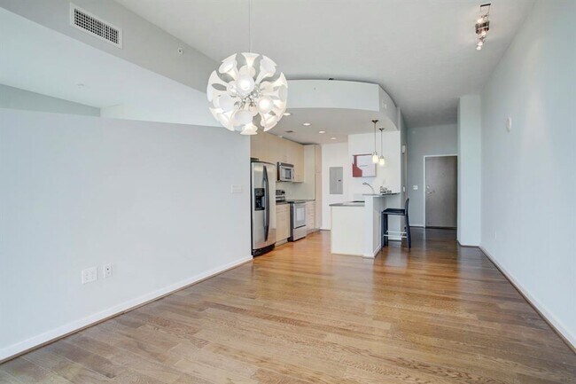Building Photo - 5925 Almeda Rd