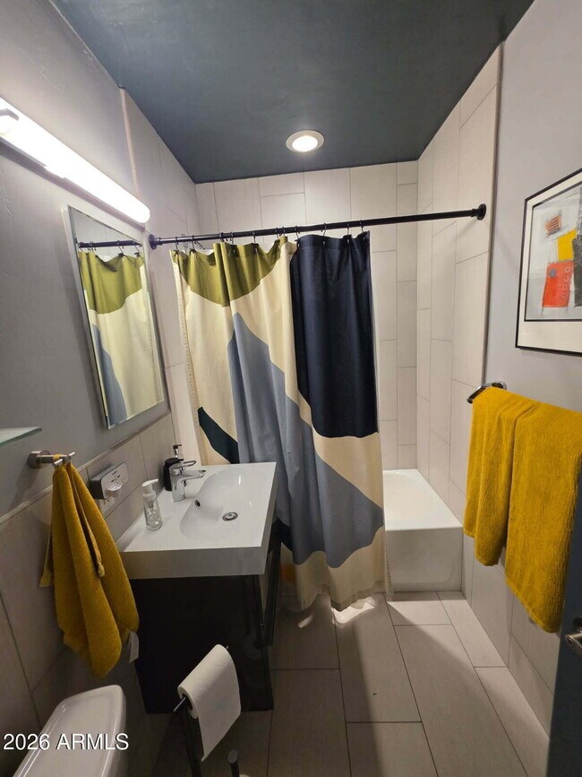 Building Photo - 174 W Highland Ave