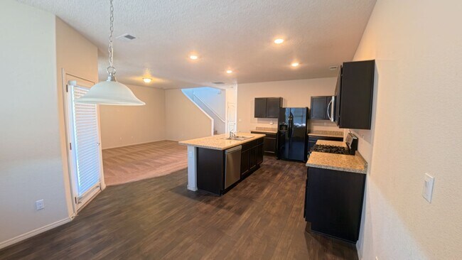 Building Photo - 17 Parador Ct