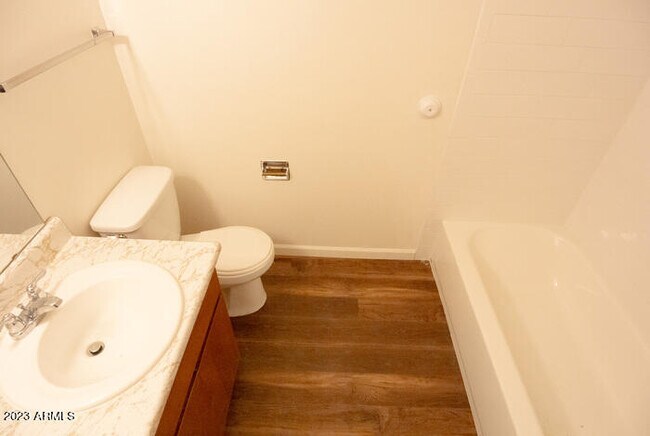 Building Photo - 1235 E Millett Ave