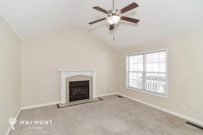 Building Photo - 1018 Granny White Rd