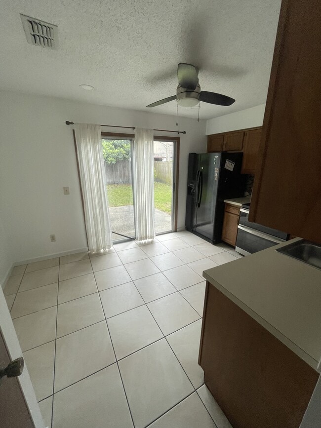 Building Photo - 11719 Fort Caroline Lakes Dr N