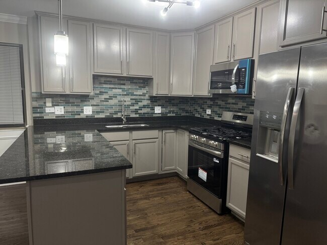 Building Photo - 7254 S Bennett Ave