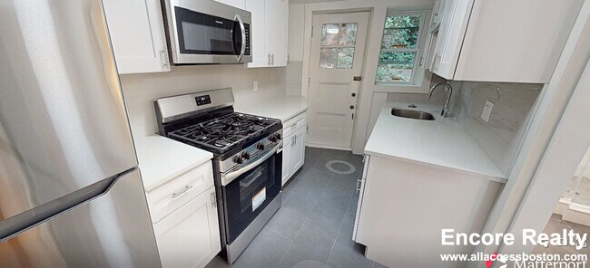 Building Photo - 38 Gibson St