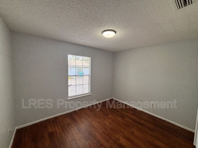 Building Photo - 4654 Lighthouse Cir