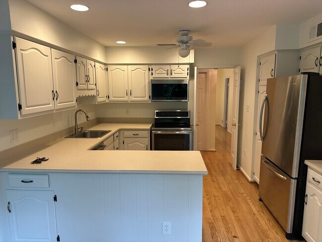 Building Photo - 2206 Fort Ward Pl