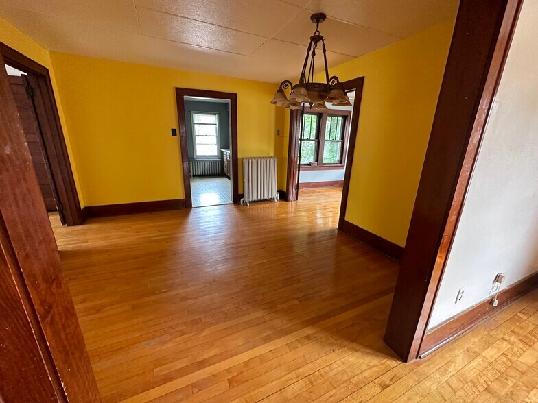 unit was painted so not yellow any longer - 510 Mather St