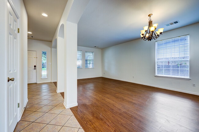 Building Photo - 804 Windsor Hill Dr