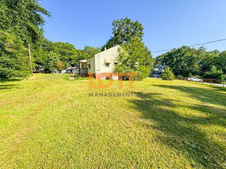 Building Photo - 125 Irene Cir