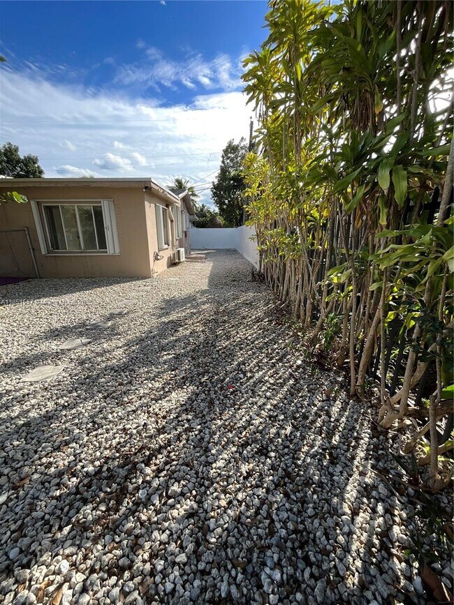 Primary Photo - 1064 NW 103rd St