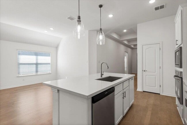Building Photo - 1425 Cole Ests Dr
