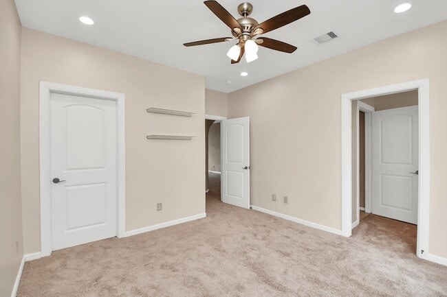 Building Photo - 1611 Lynnview Dr