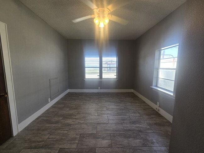 Building Photo - 3828 Avenue S 1/2