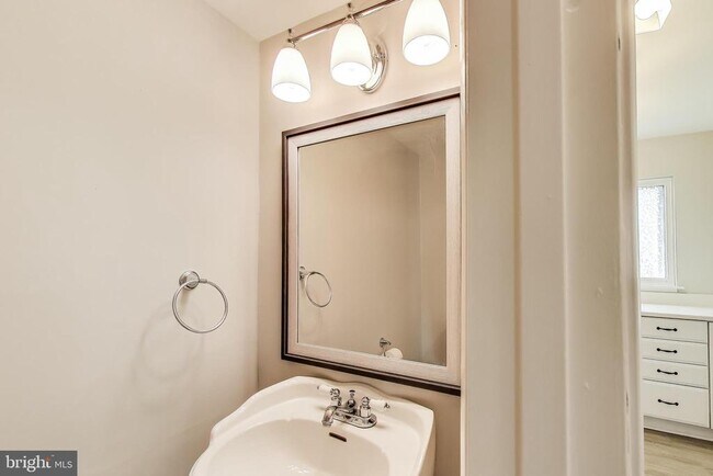 Building Photo - 18509 Owl Run Way