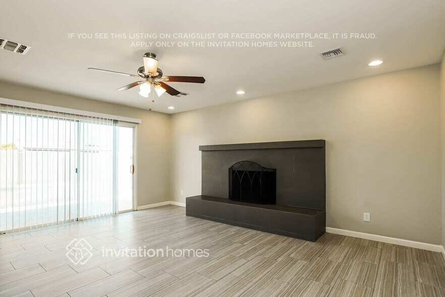 Building Photo - 2520 E Manhatton Dr