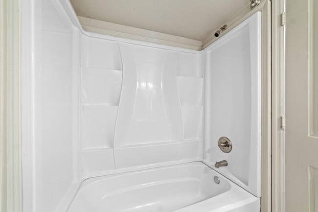 Building Photo - 8050 Baymeadows Cir W
