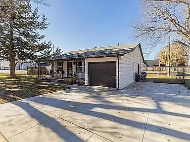 Building Photo - Westside Home For Rent 2 bed 1 bath