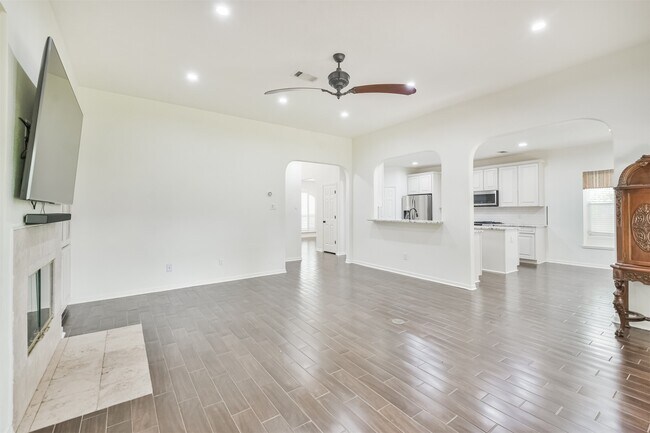 Building Photo - 811 Liberty Way