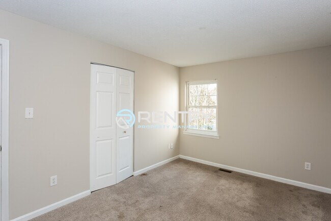 Building Photo - 11045 Hunter Trail Ln