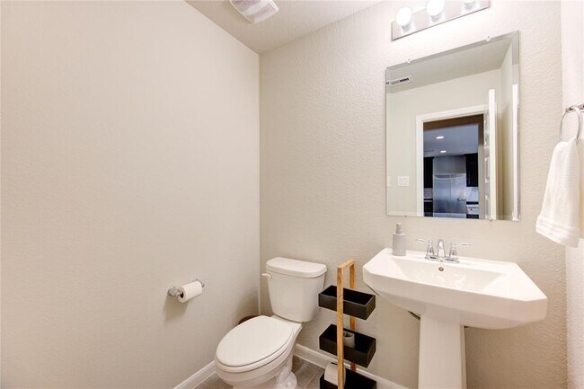 Building Photo - 9623 Japonica Dr