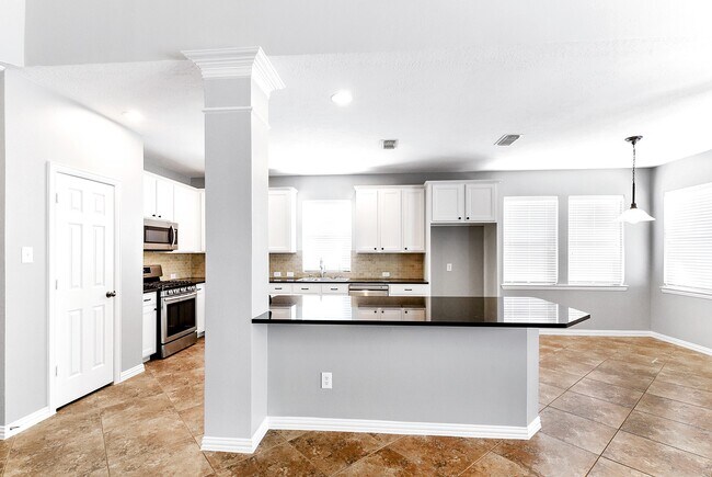 Building Photo - 28223 Daystrom Ln