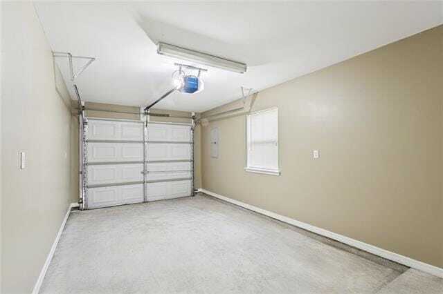 Building Photo - 104 Poe St