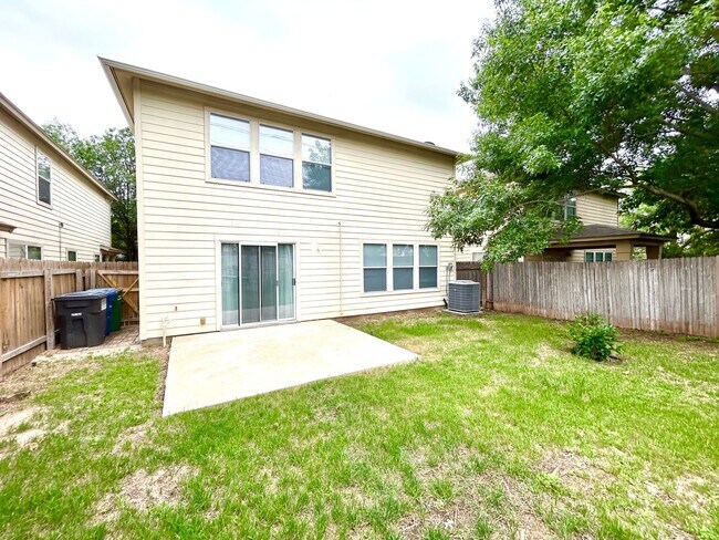 Building Photo - *MOVE IN SPECIAL* Beautiful 4-Bedroom Home Near UTSA & La Cantera! AVAILABLE NOW!