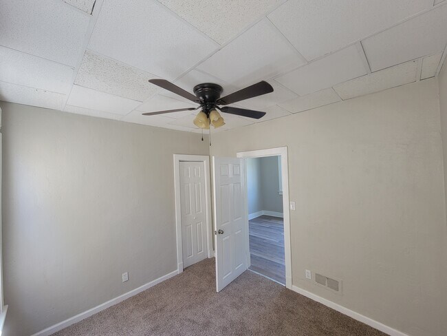 Building Photo - 516 2nd Ave S