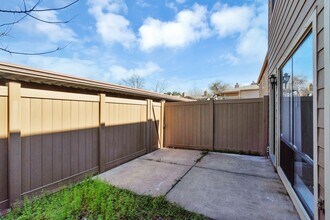 Building Photo - 12823 Briarwest Cir