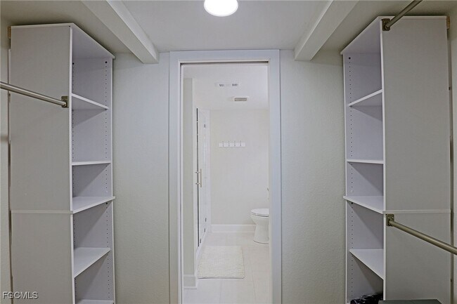 Building Photo - 2885 Palm Beach Blvd