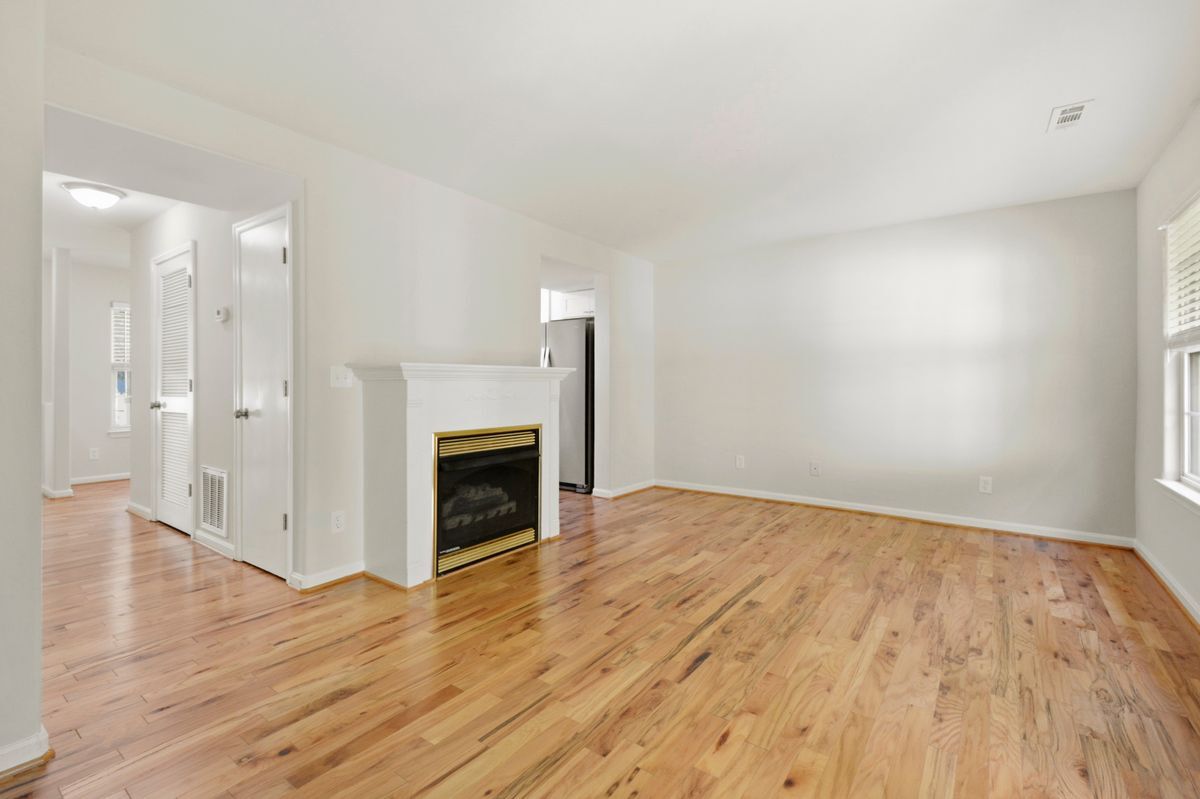 Building Photo - 9922 Matti Hill Ct