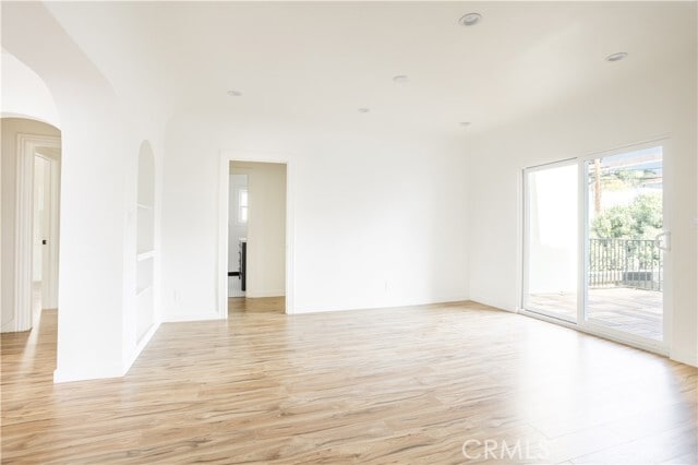 Building Photo - 738 S Stanley Ave