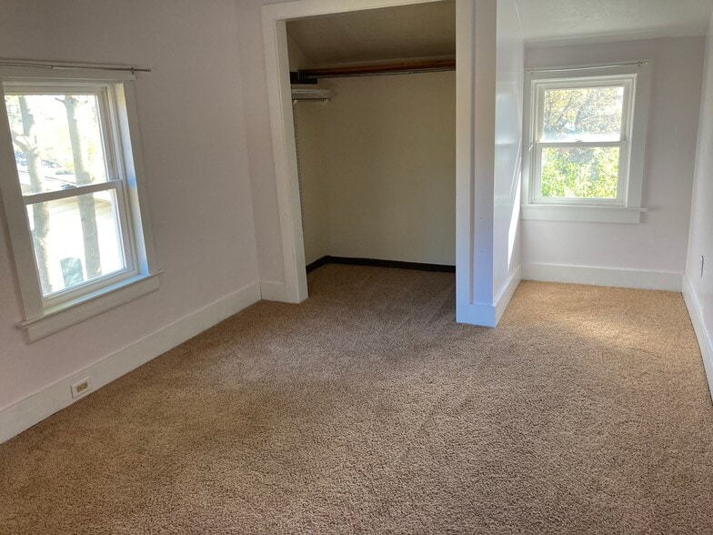 Building Photo - 223 Gibson St