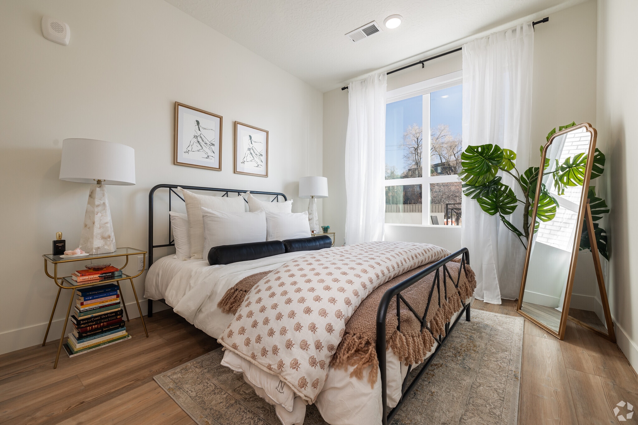 1BR, 1BA - 690SF - Bedroom - THE HIGHLAND