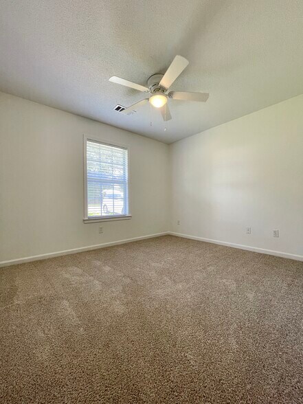Building Photo - 119 Blake Dr