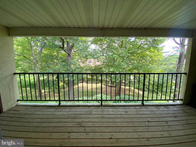 Building Photo - 180 Valley Stream Cir