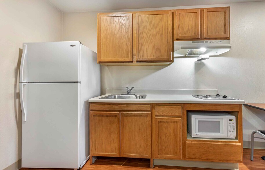 Building Photo - Furnished Studio-Oklahoma City - Bethany