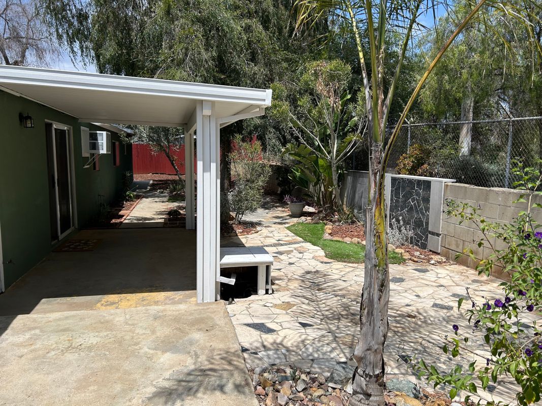 Building Photo - 8621 Willow Terrace