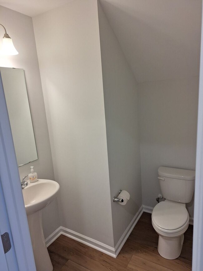 Building Photo - MOVE IN SPECIAL!!! Fabulous New Townhouse in Columbia SC!