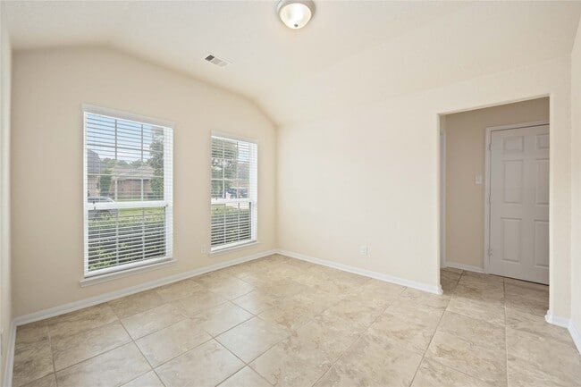 Building Photo - 14547 Myers Dr