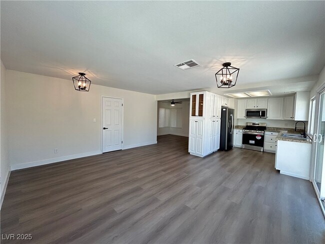 Building Photo - 5035 Meadow Grove Ct