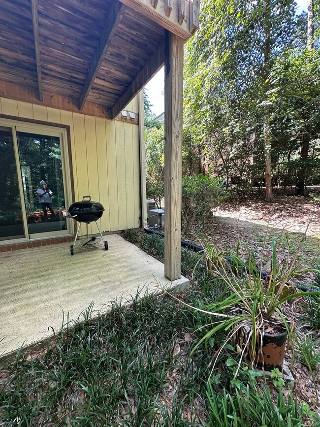 Building Photo - Spacious downstairs 2Bed/1 Bath in Killear...