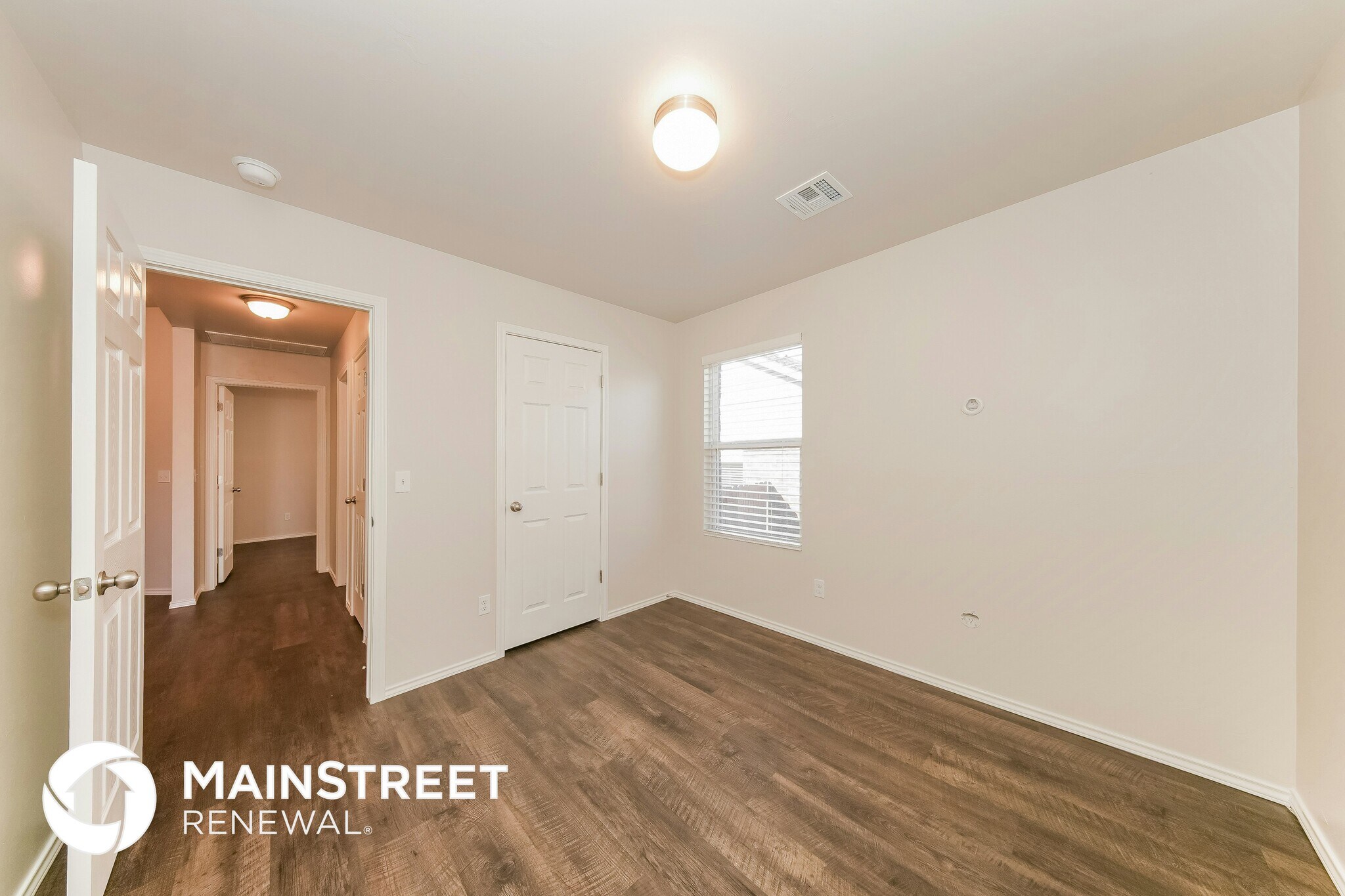 Building Photo - 10005 Blue Wing Trl